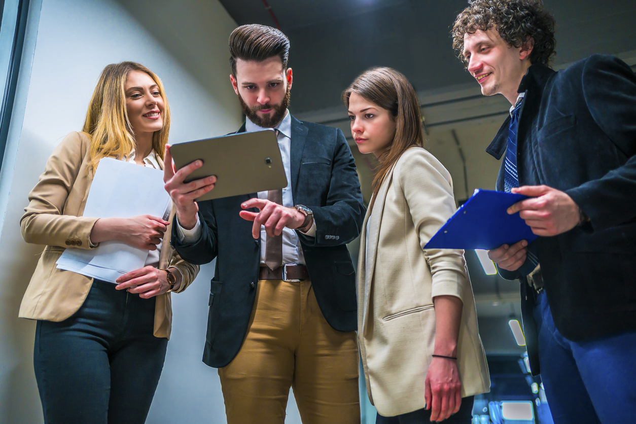 AI-powered sales intelligence dashboard showing analytics and deal insights